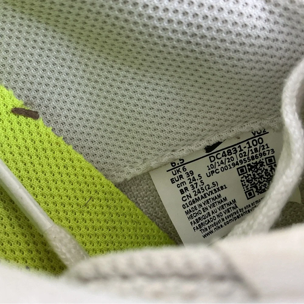 Nike Air Off White Knit Sneakers Athletic Back to School Size 6.5 Big Girl Youth